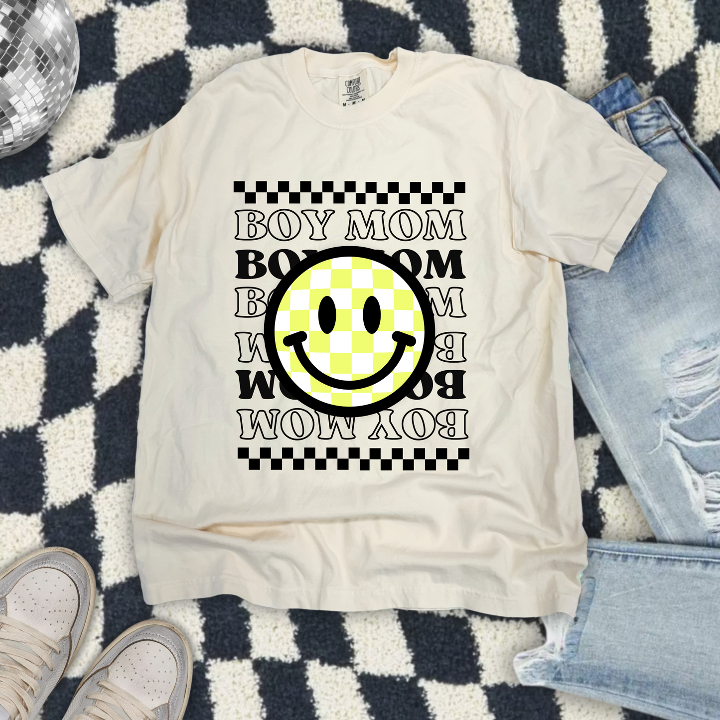 the BOY MOM tee- smiley